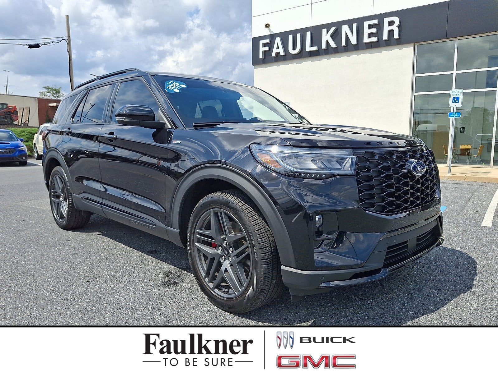 2025 Ford Explorer ST-Line