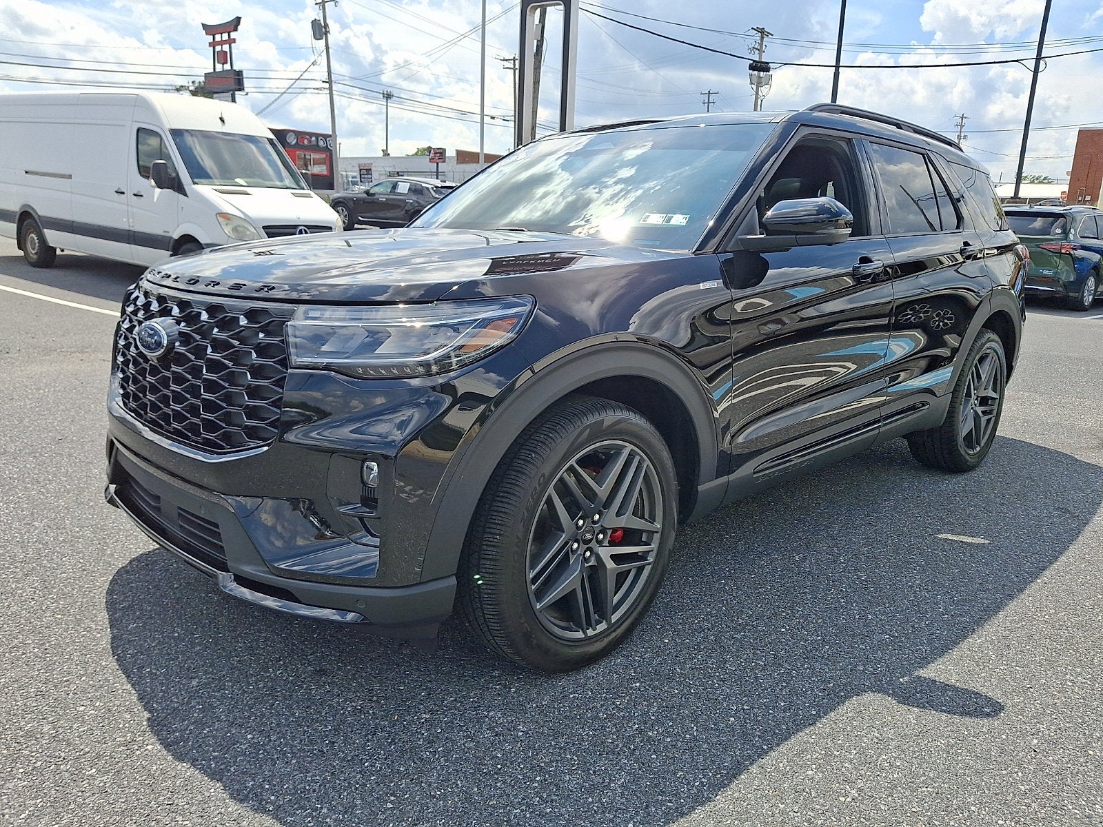 2025 Ford Explorer ST-Line