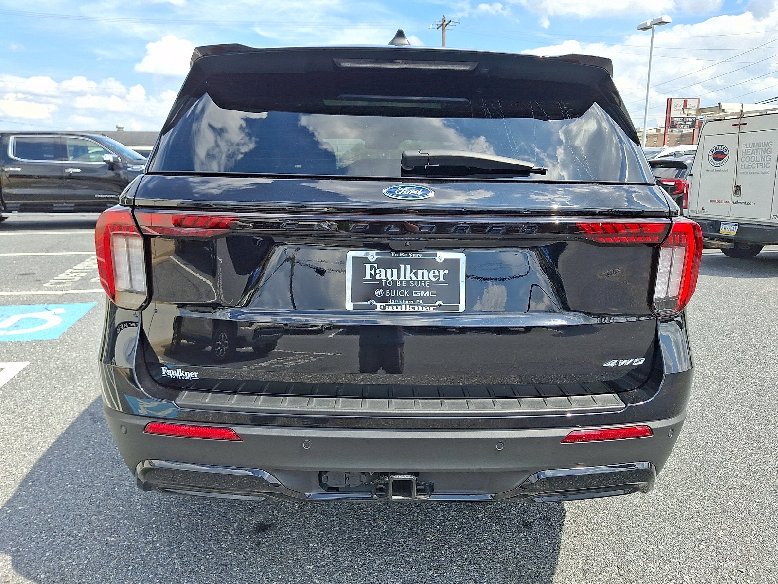 2025 Ford Explorer ST-Line