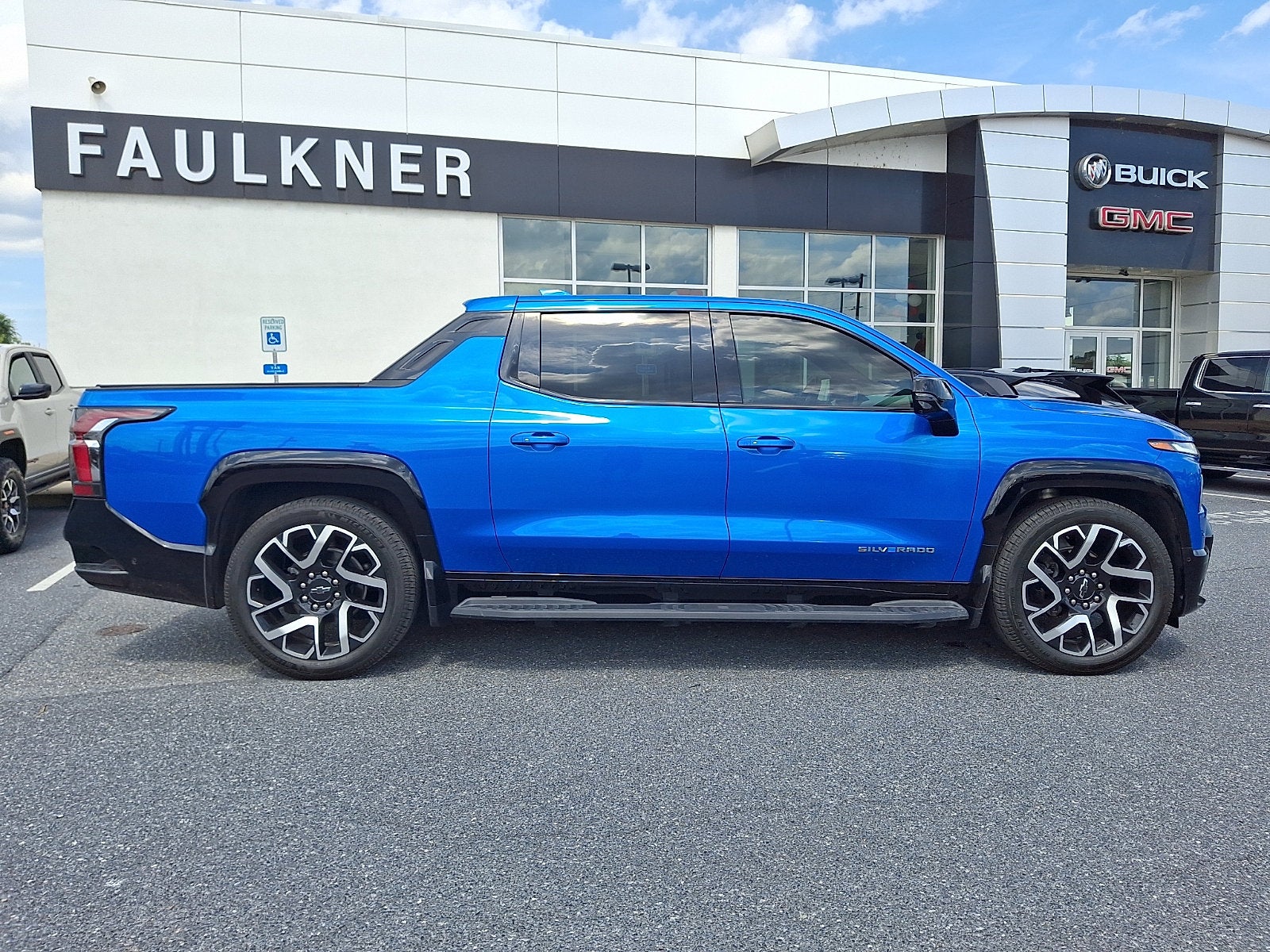 2025 Chevrolet Silverado EV RST - Max Range