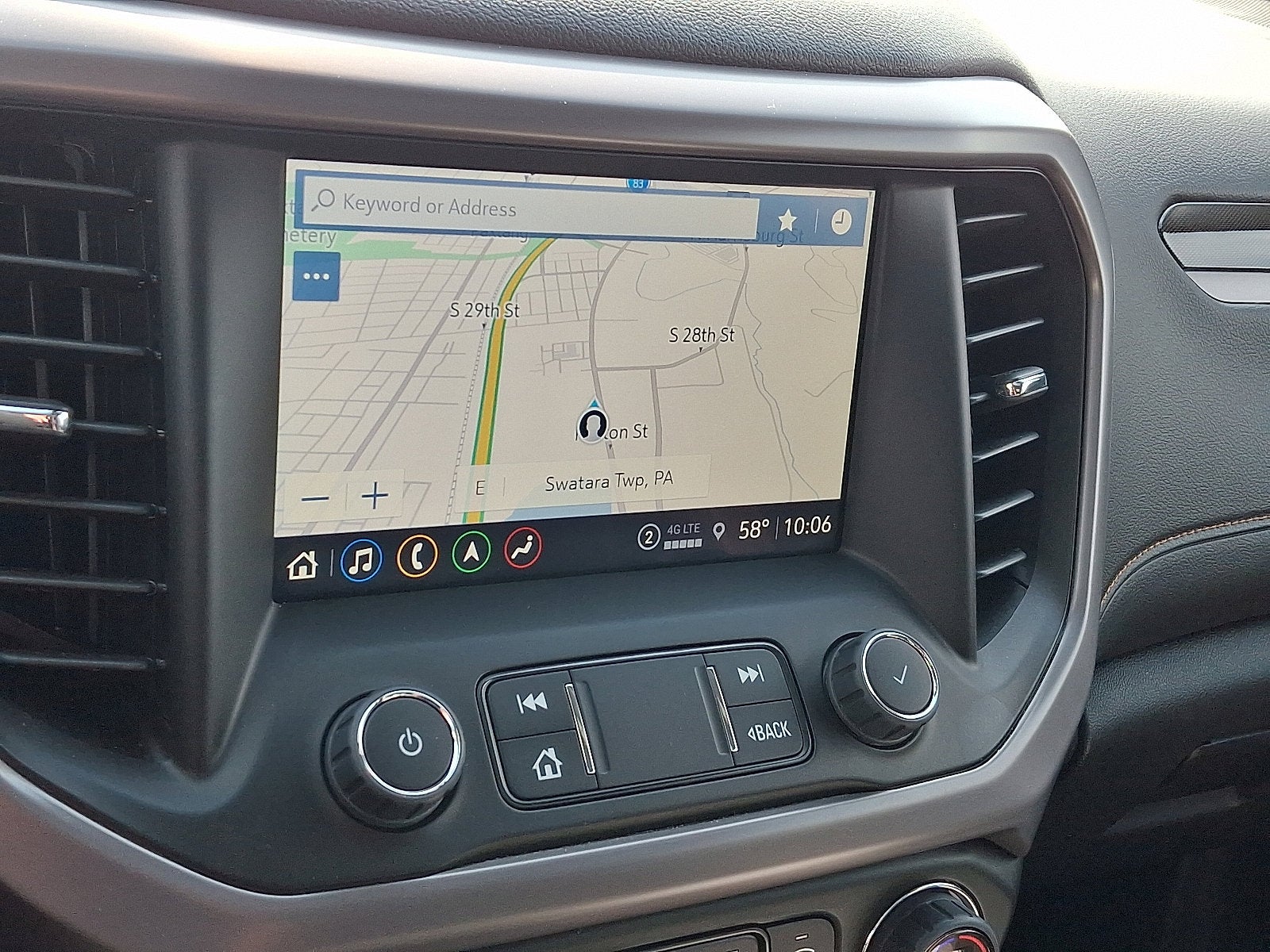 2023 GMC Acadia AT4
