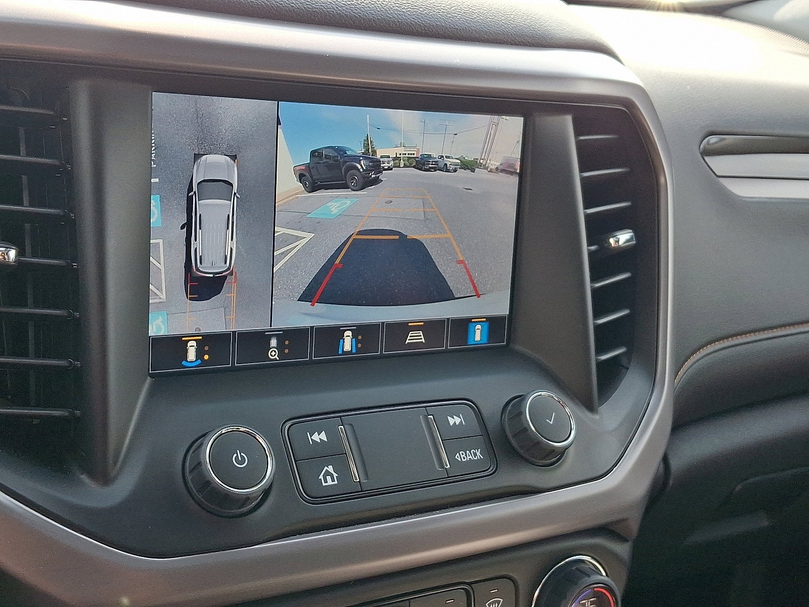 2023 GMC Acadia AT4