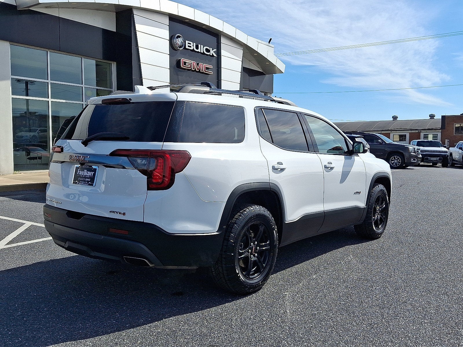 2023 GMC Acadia AT4