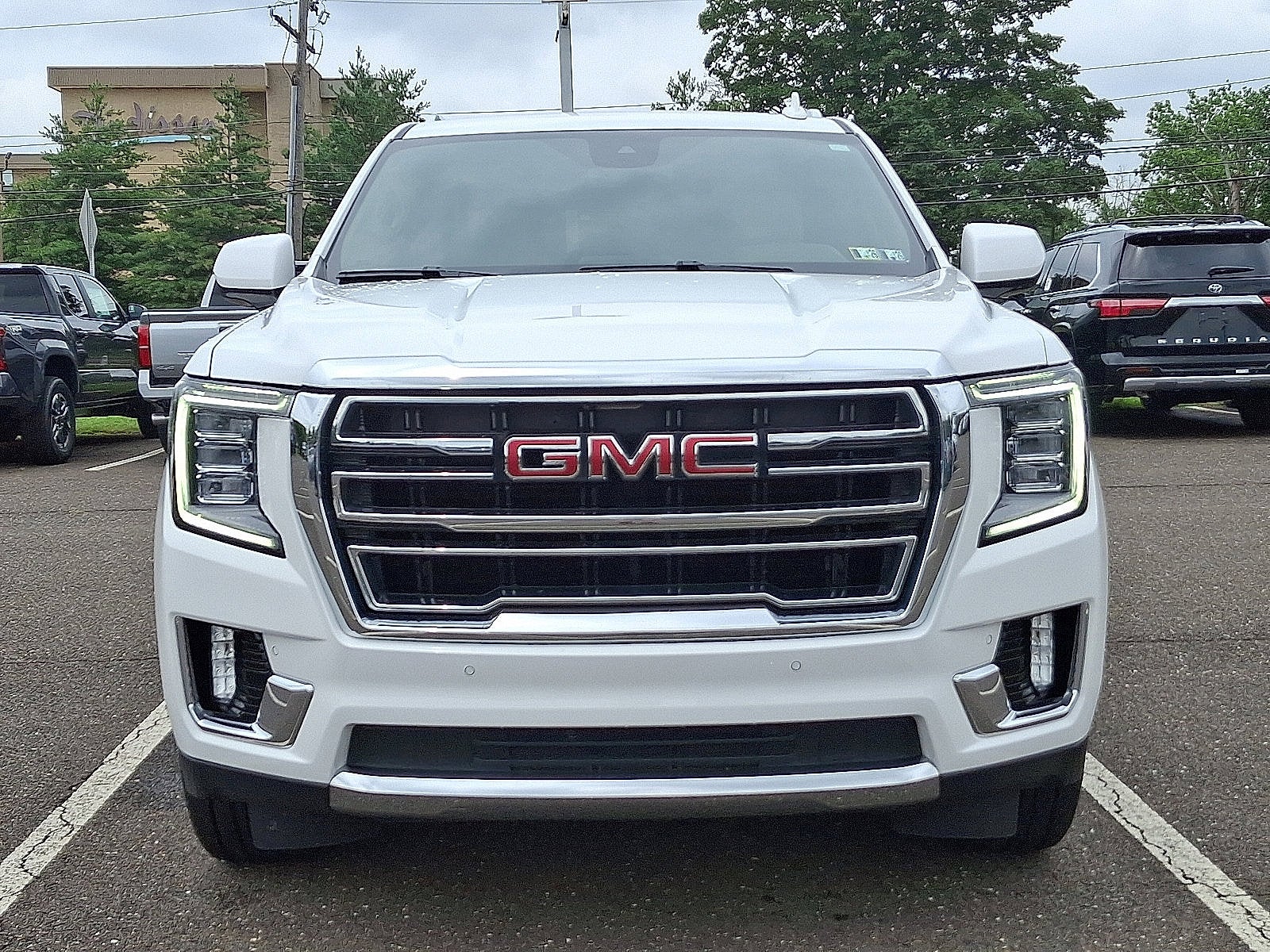 2024 GMC Yukon SLT