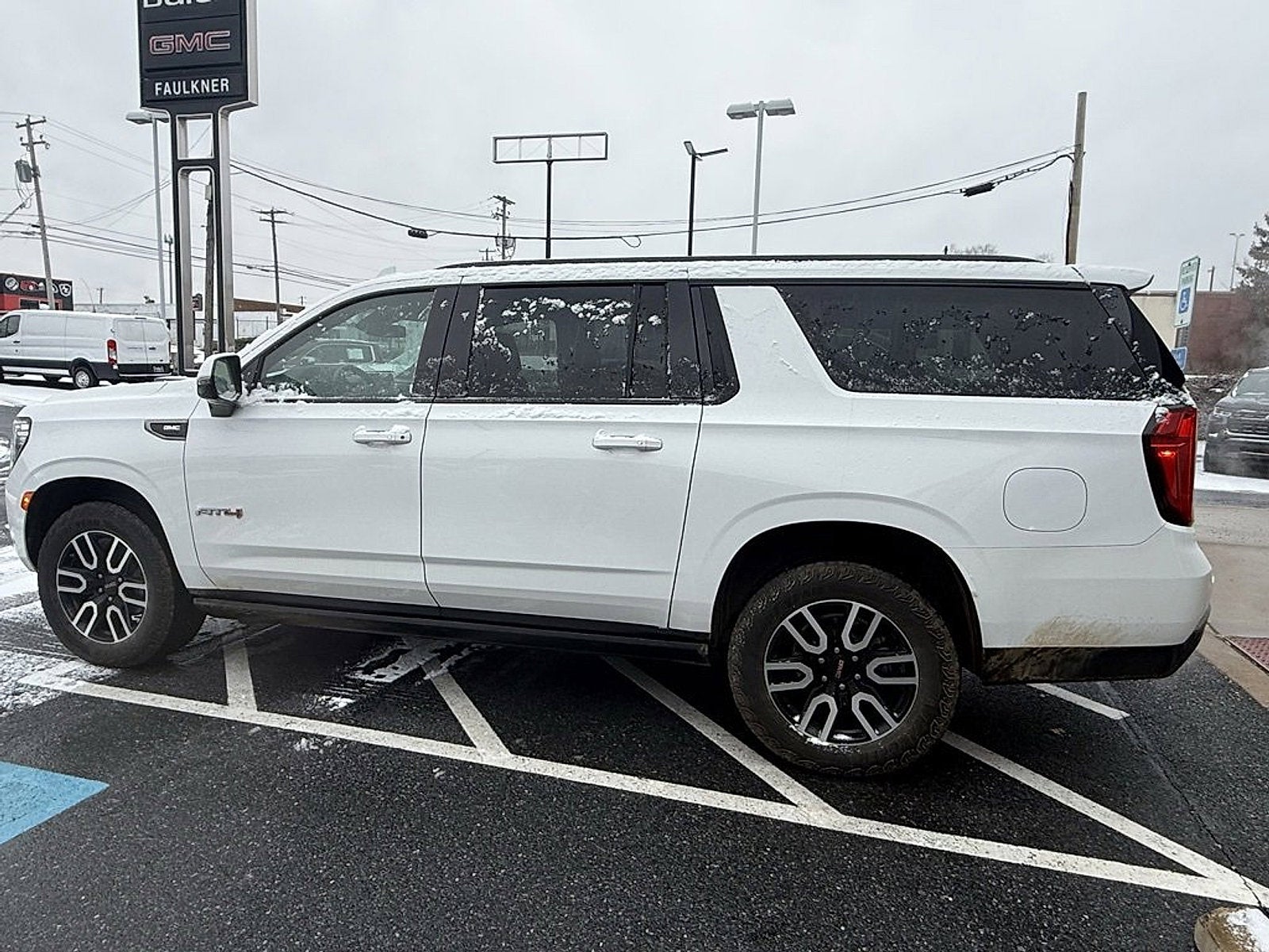 2023 GMC Yukon XL AT4