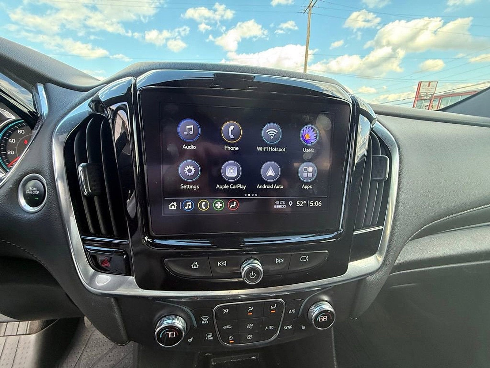 2023 Chevrolet Traverse LT Leather