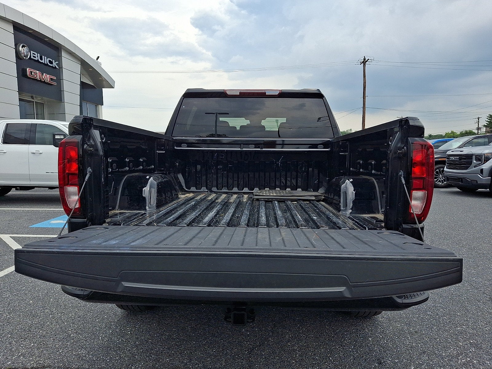 2023 GMC Sierra 1500 Elevation