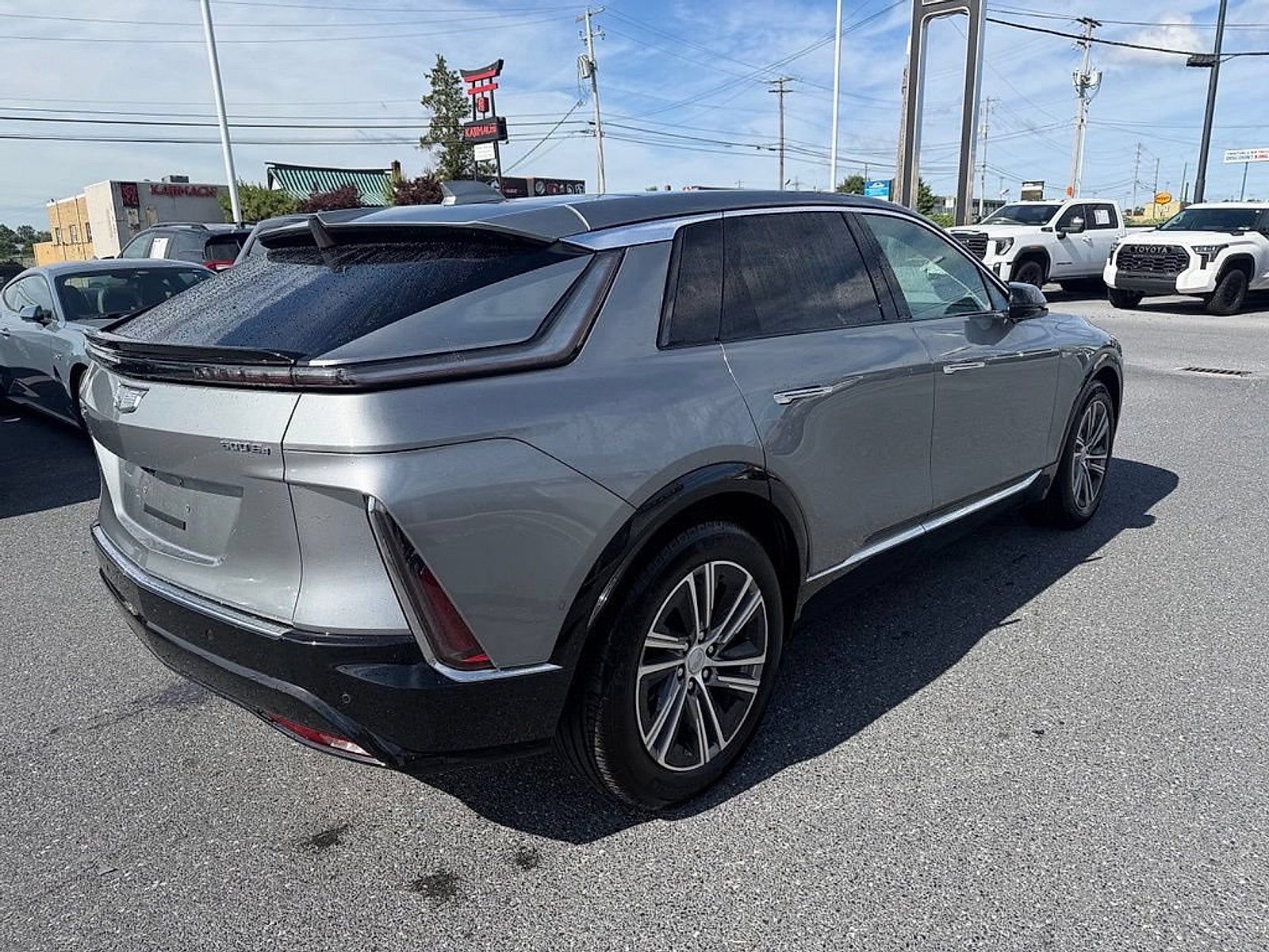 2024 Cadillac LYRIQ Luxury 1
