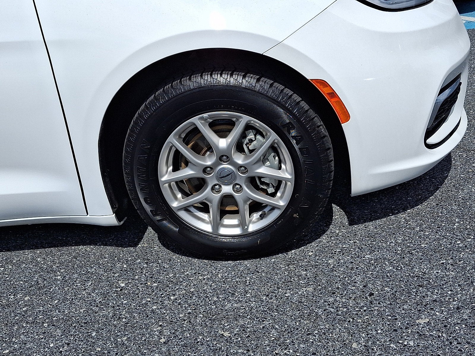 2025 Chrysler Pacifica Select