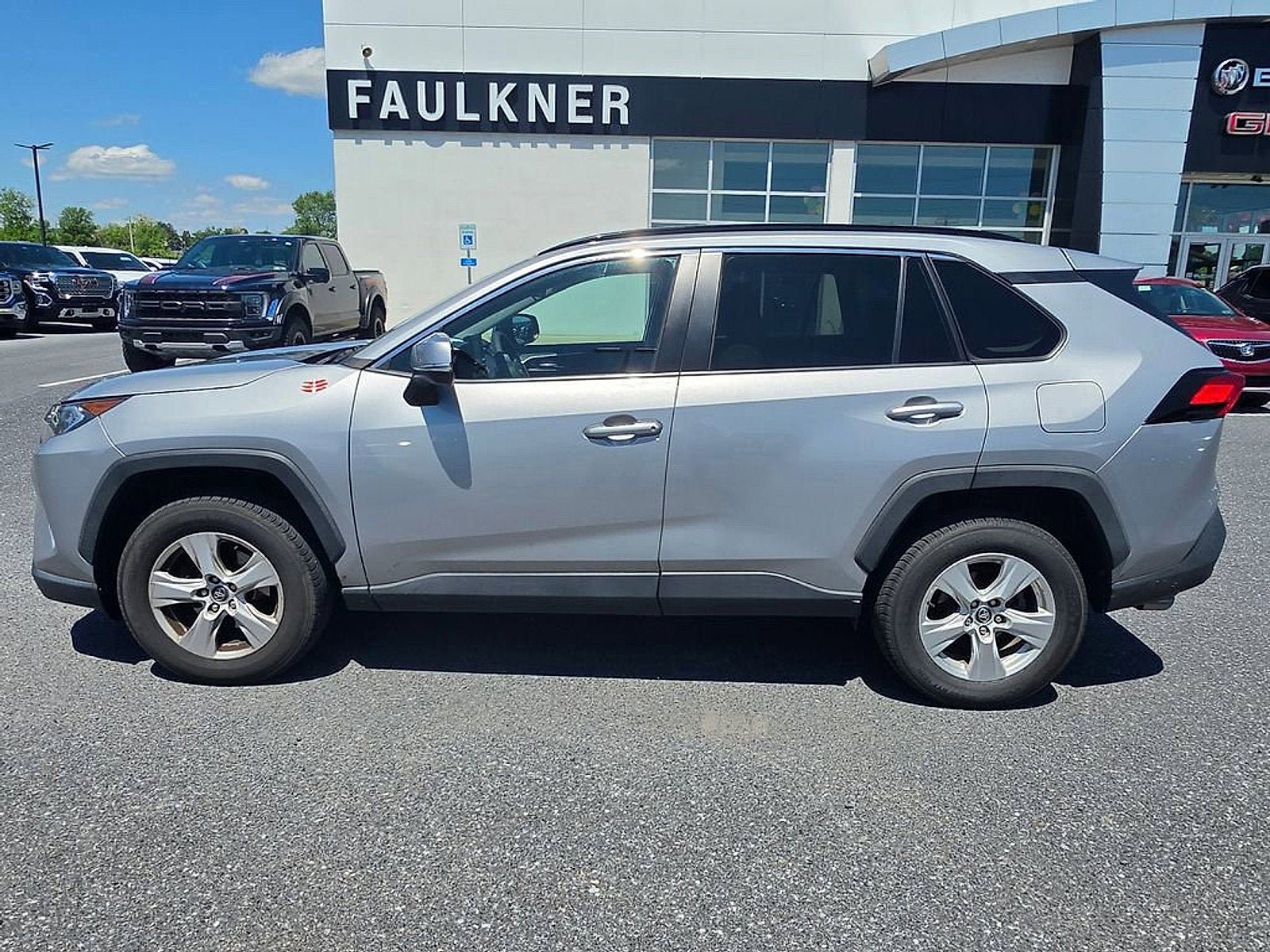 2021 Toyota RAV4 XLE