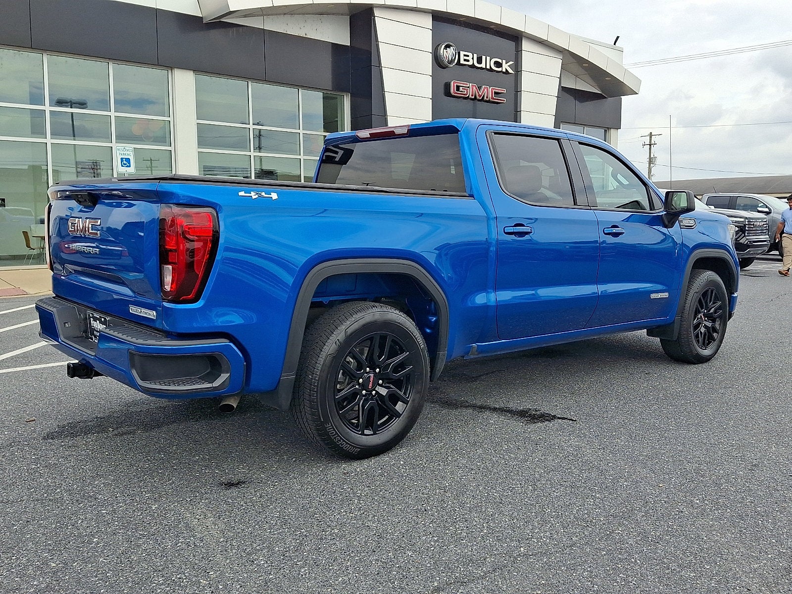 2023 GMC Sierra 1500 Elevation