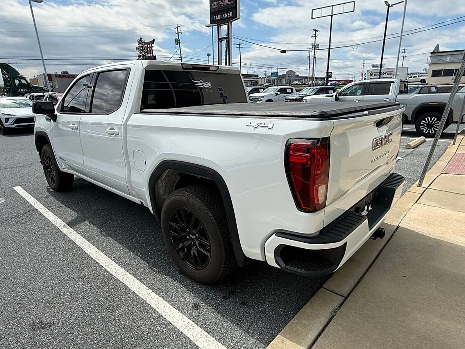 2024 GMC Sierra 1500 Elevation