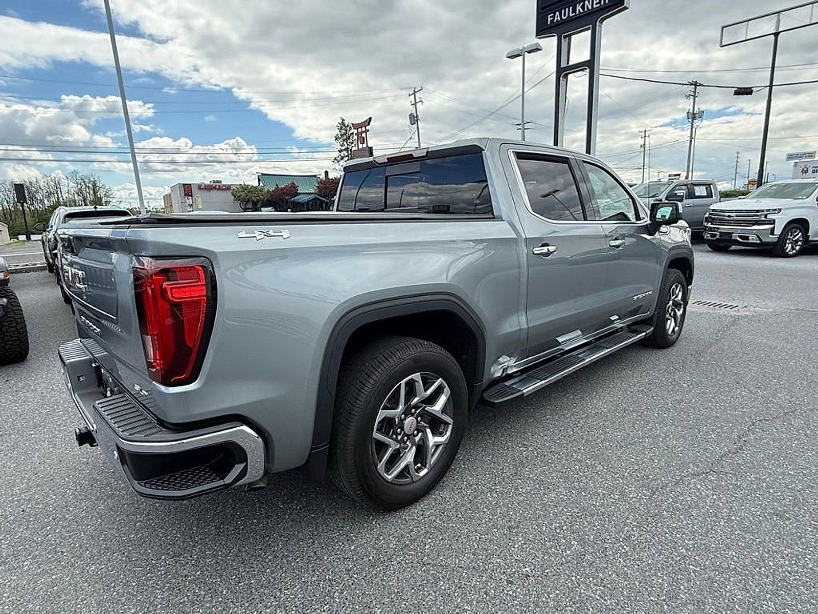 2024 GMC Sierra 1500 SLT