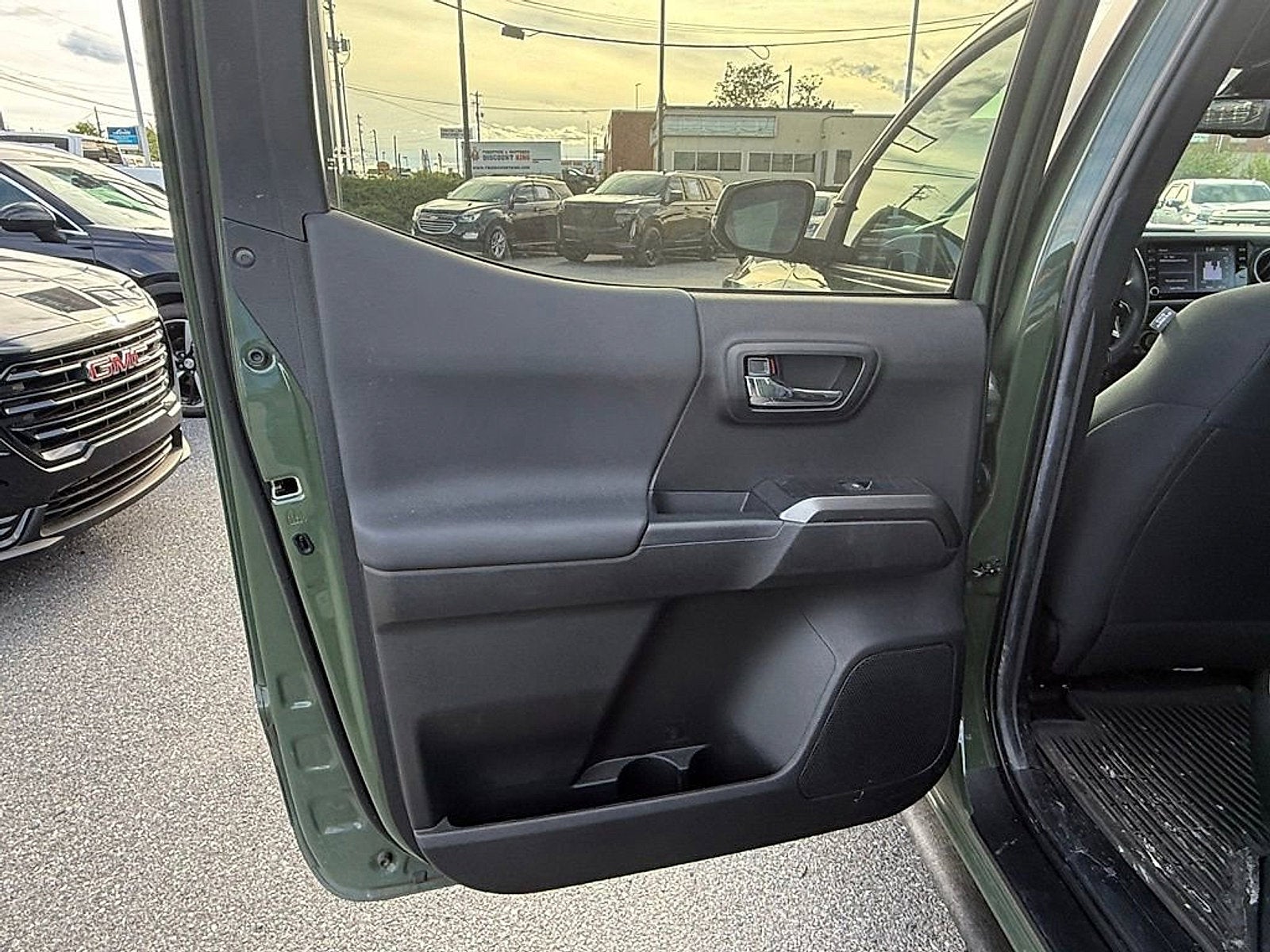 2022 Toyota Tacoma 4WD SR