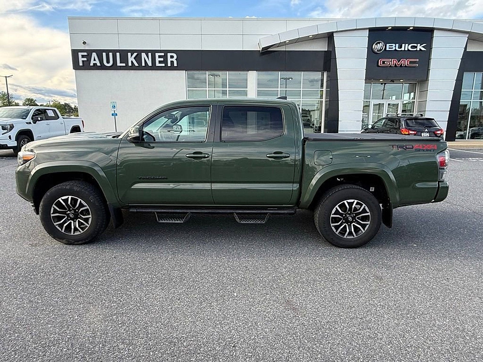 2022 Toyota Tacoma 4WD SR