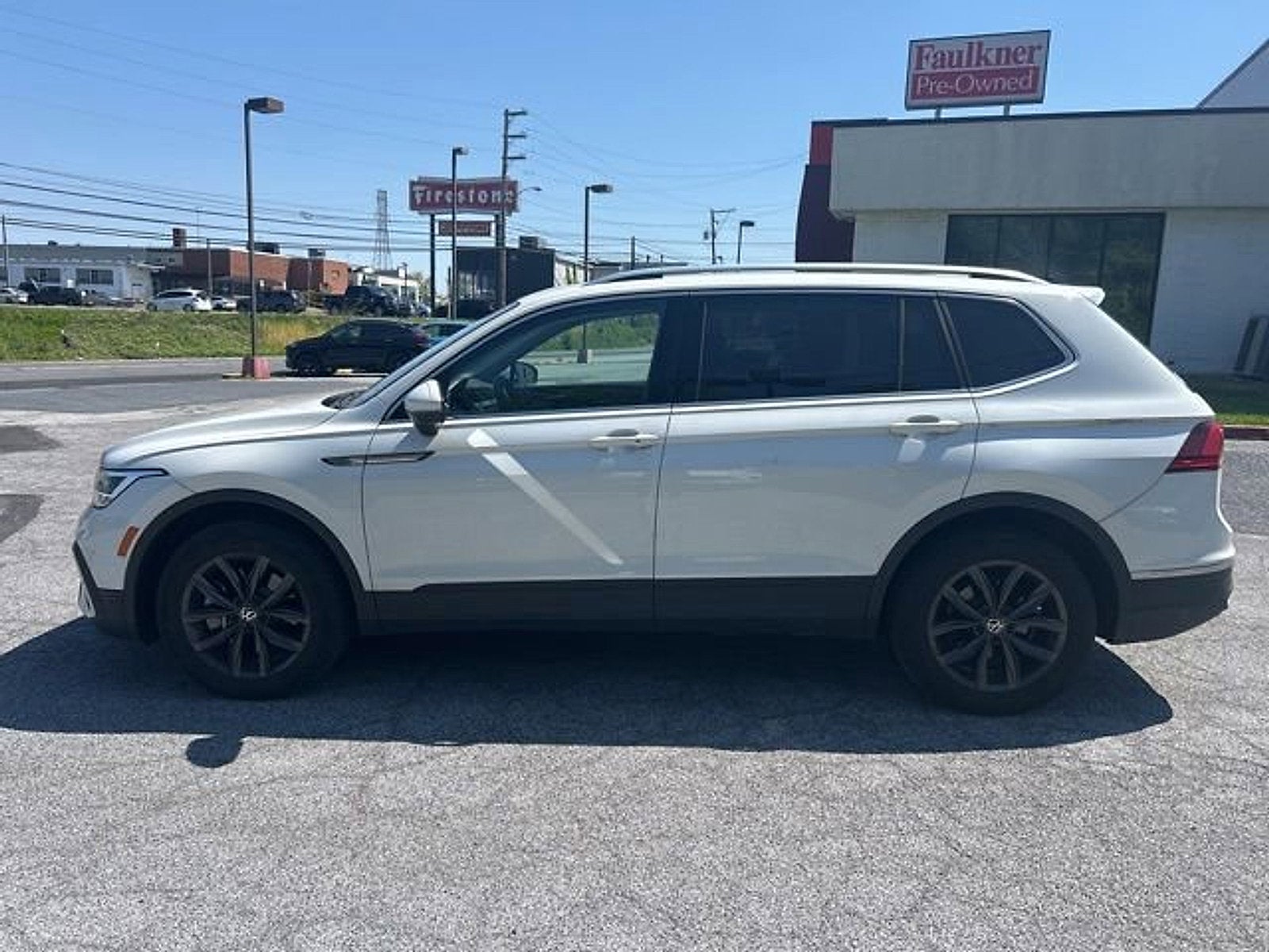 2023 Volkswagen Tiguan SE