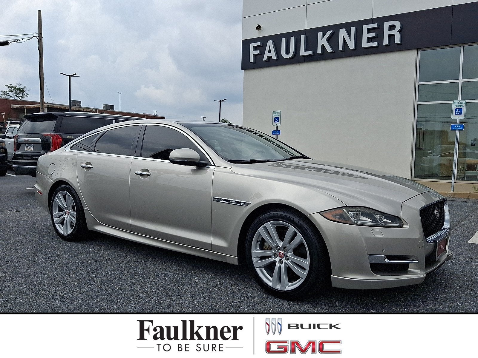 2016 Jaguar XJ R-Sport