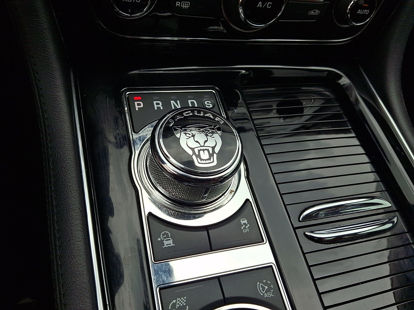 2016 Jaguar XJ R-Sport