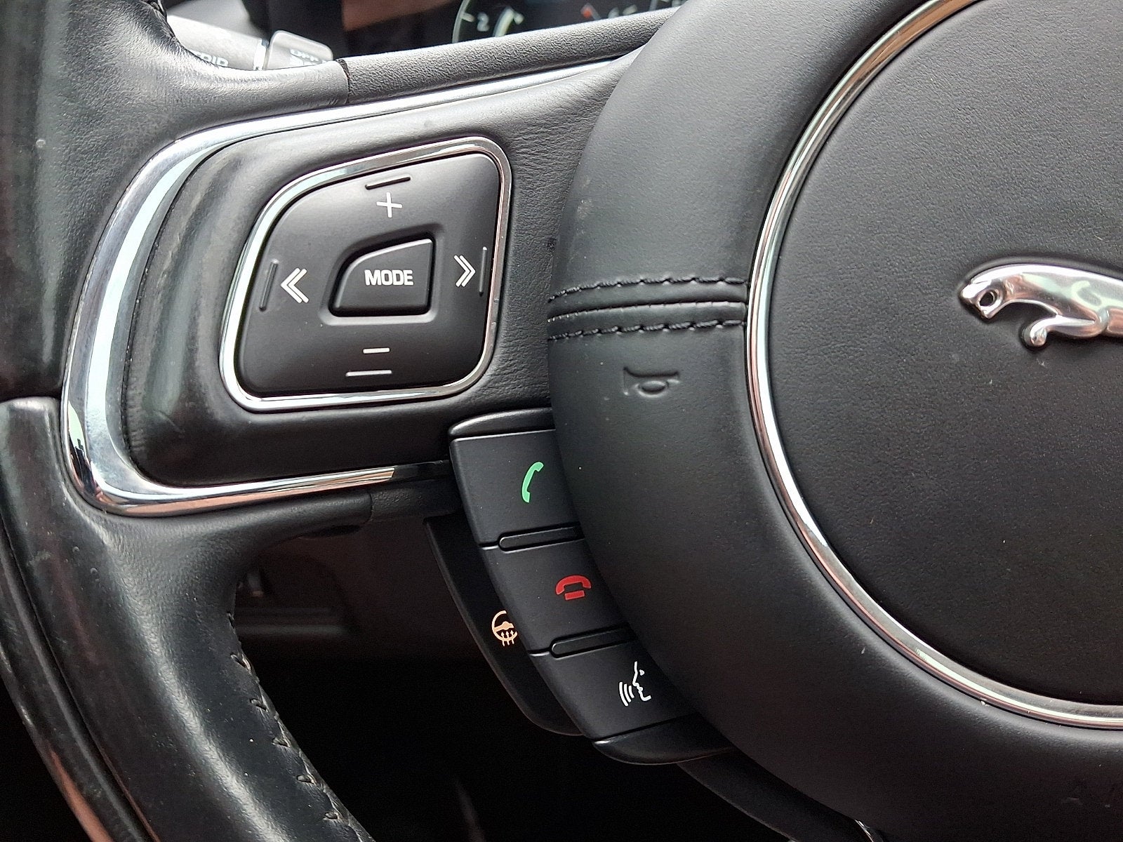 2016 Jaguar XJ R-Sport
