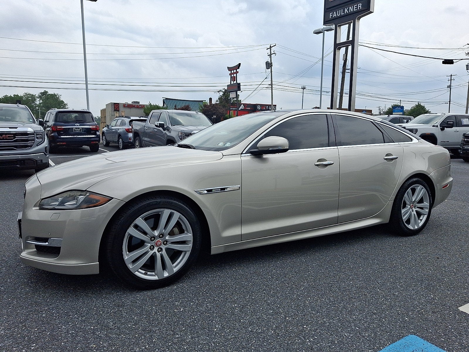 2016 Jaguar XJ R-Sport