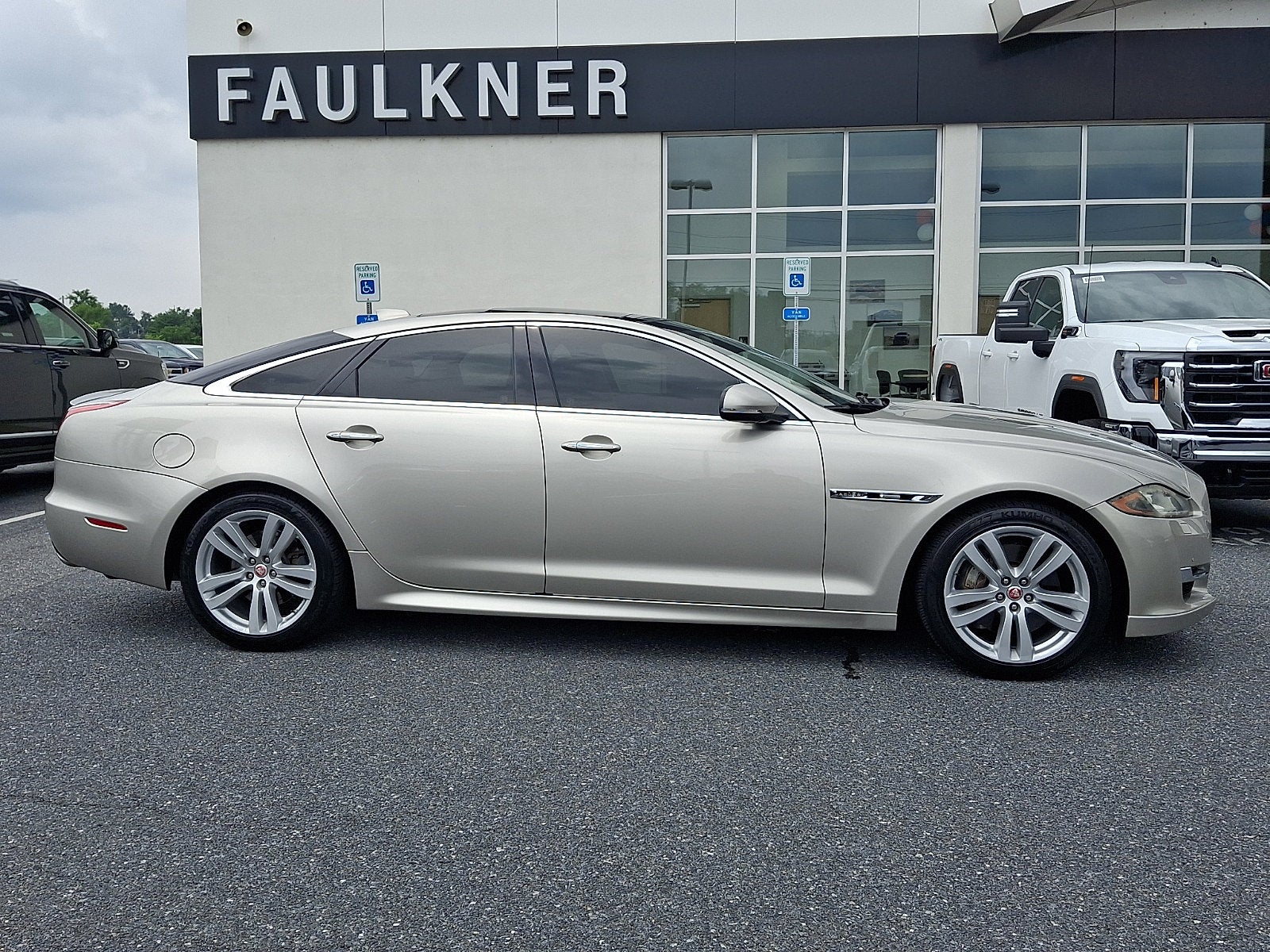2016 Jaguar XJ R-Sport