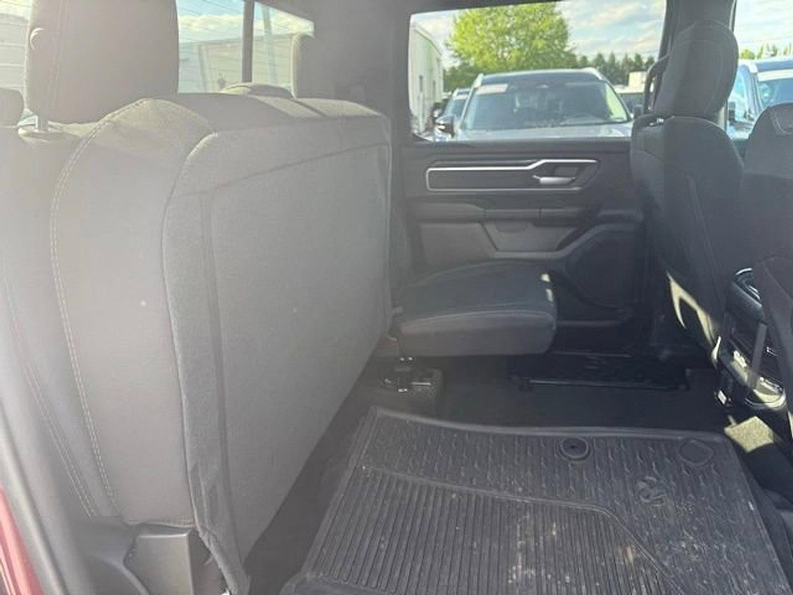2022 RAM 1500 Big Horn 4x4 Crew Cab 5'7" Box
