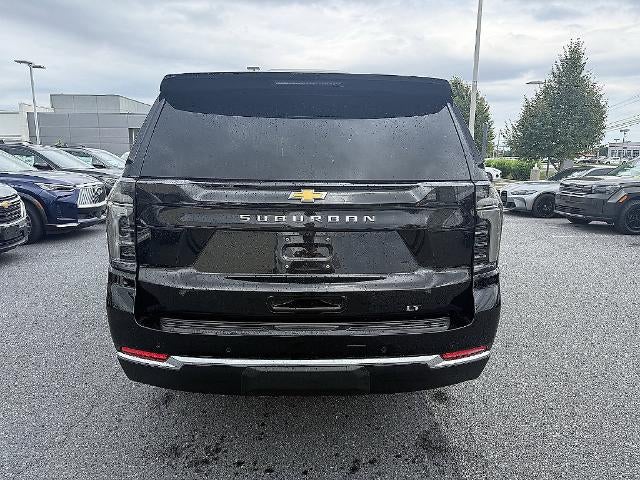 2025 Chevrolet Suburban 4WD LT