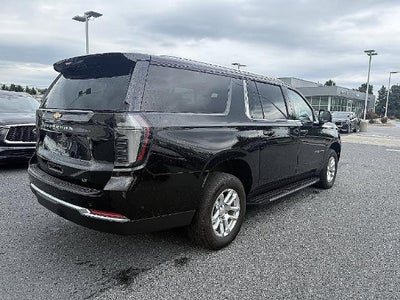 2025 Chevrolet Suburban 4WD LT
