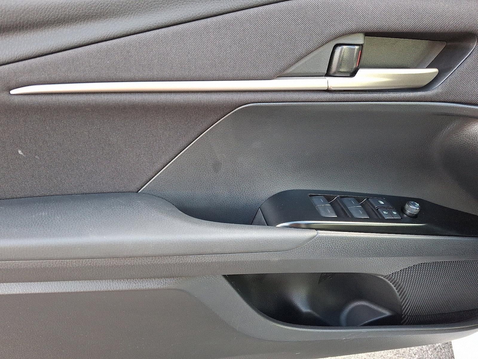 2025 Toyota Camry LE AWD (Natl)