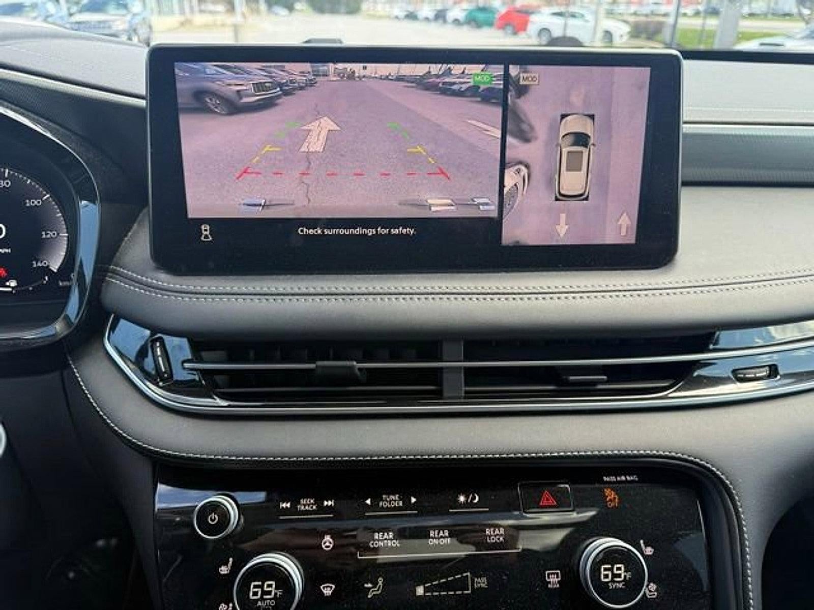 2023 INFINITI QX60 LUXE AWD