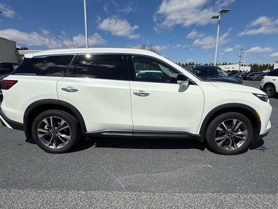 2023 INFINITI QX60 LUXE AWD