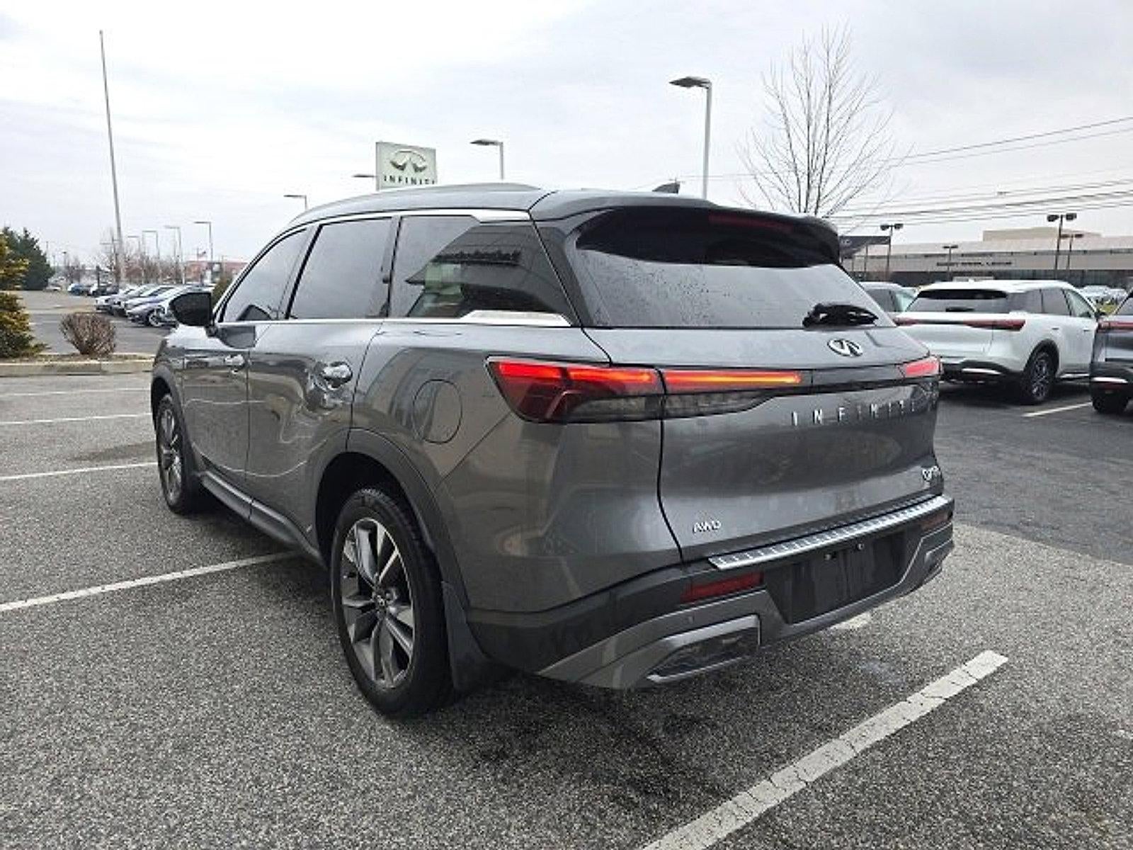 2022 INFINITI QX60 LUXE AWD