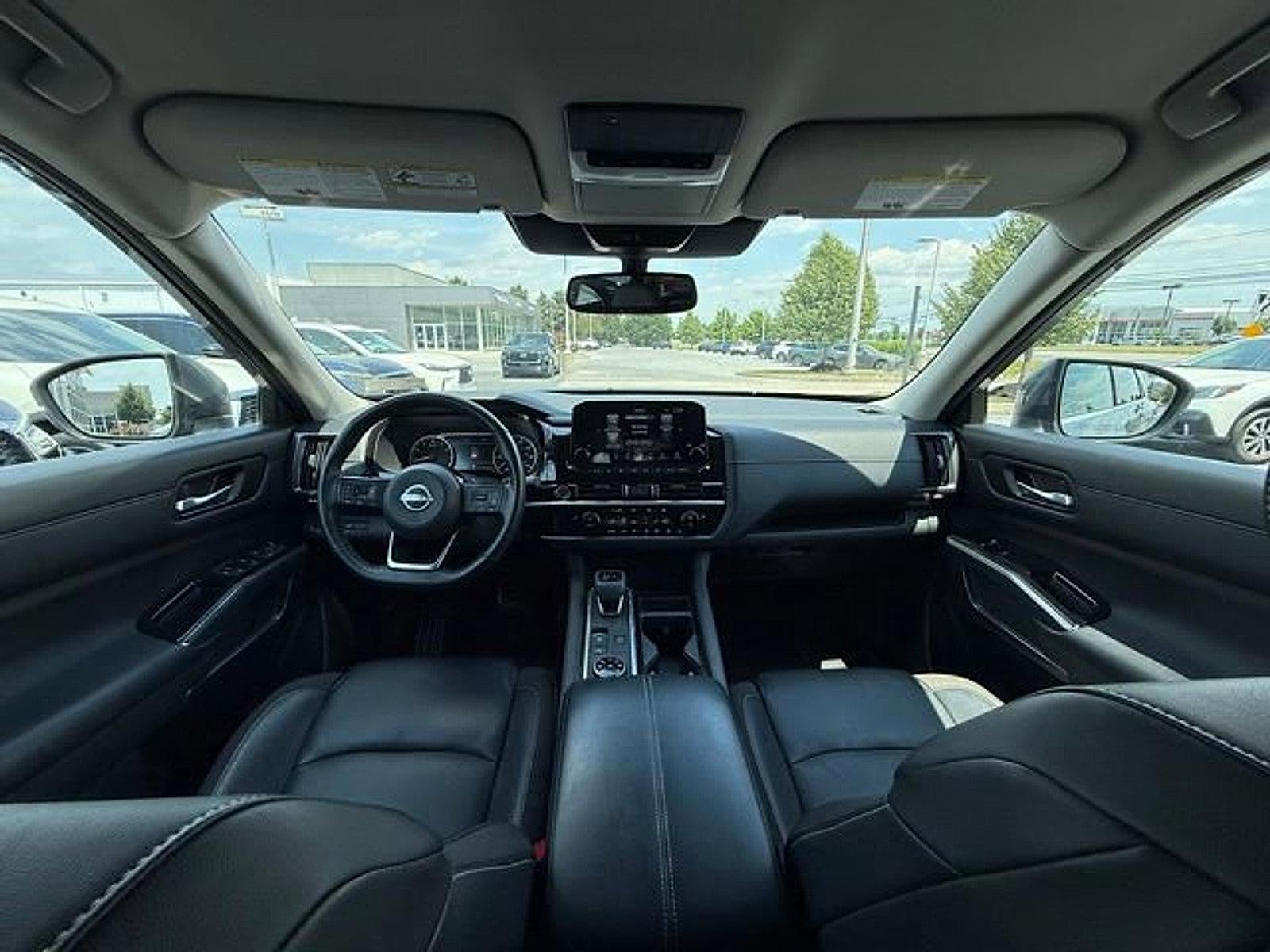 2022 Nissan Pathfinder SL 4WD