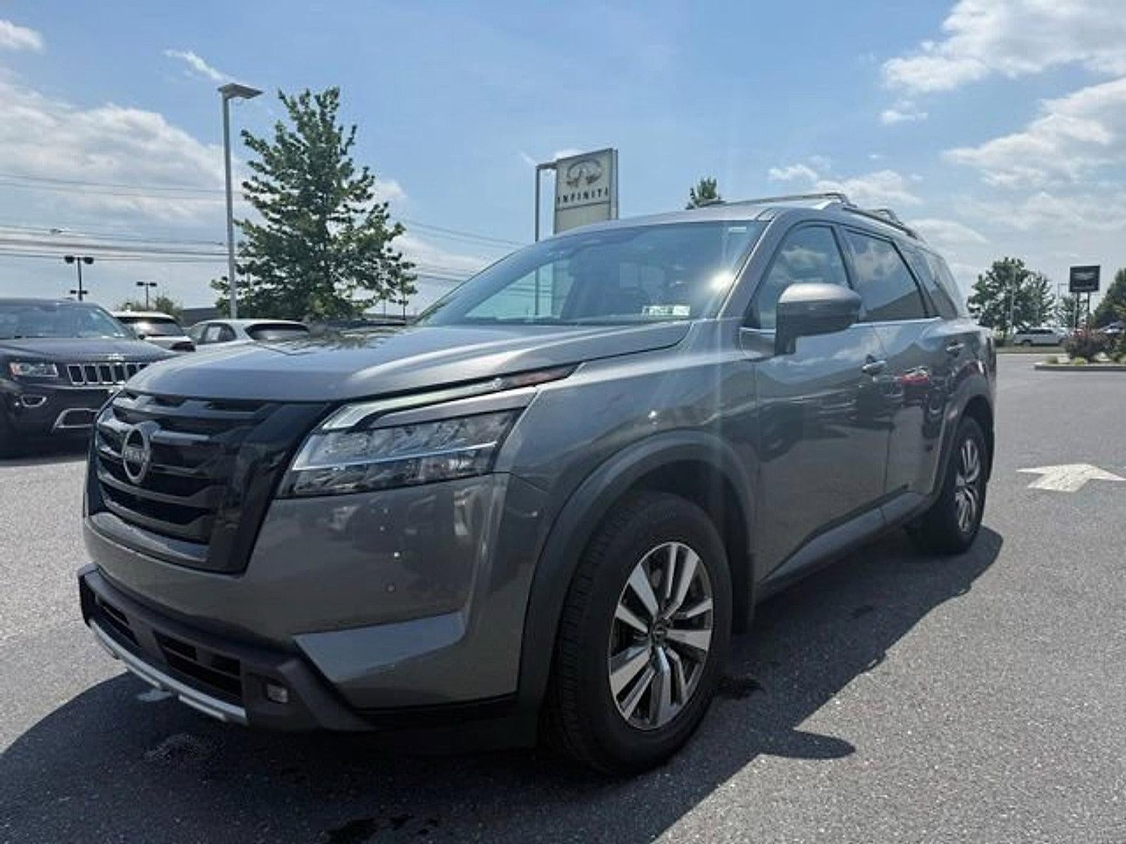 2022 Nissan Pathfinder SL 4WD