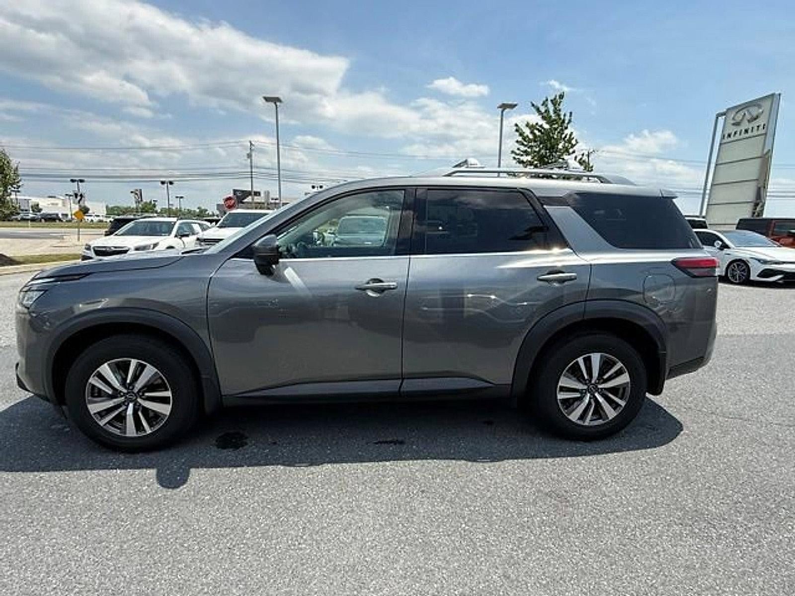 2022 Nissan Pathfinder SL 4WD