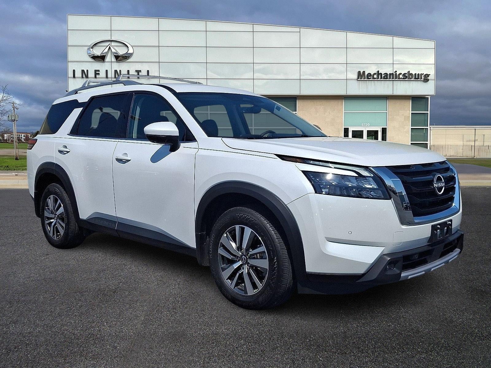 2025 Nissan Pathfinder SL 4WD