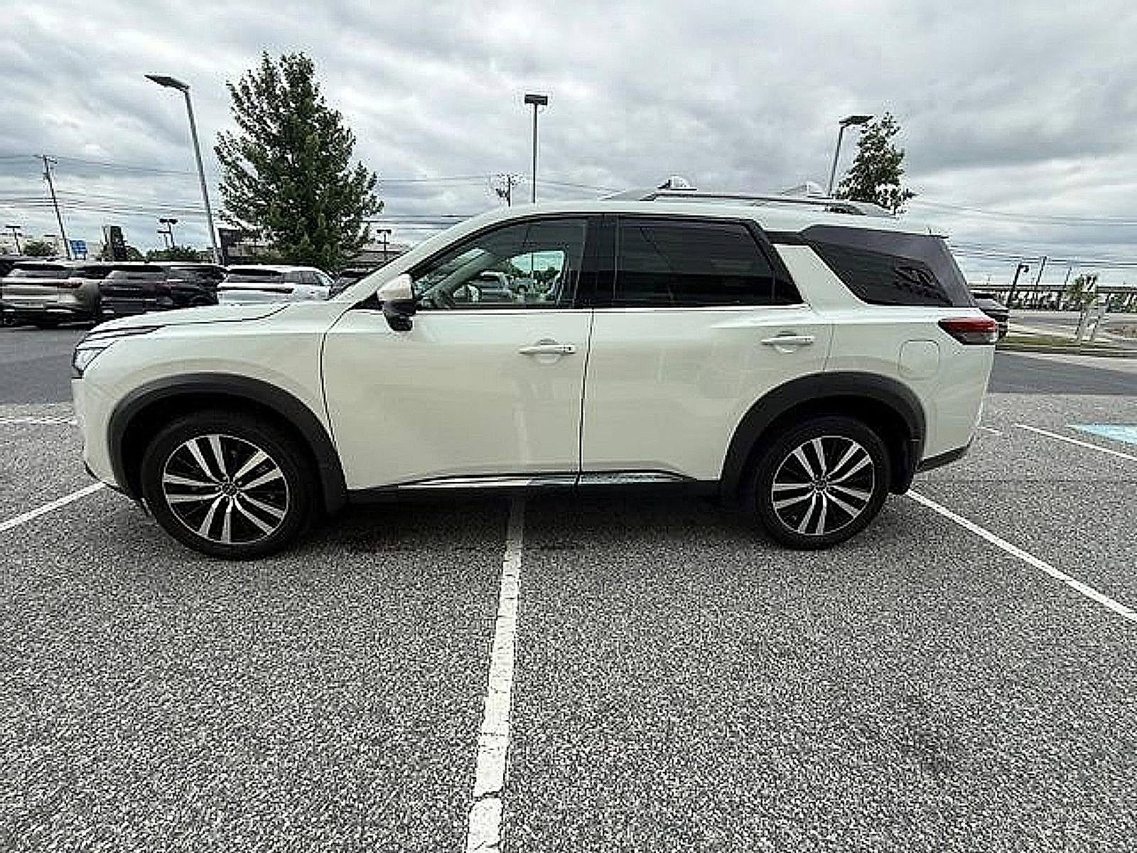 2023 Nissan Pathfinder Platinum 4WD