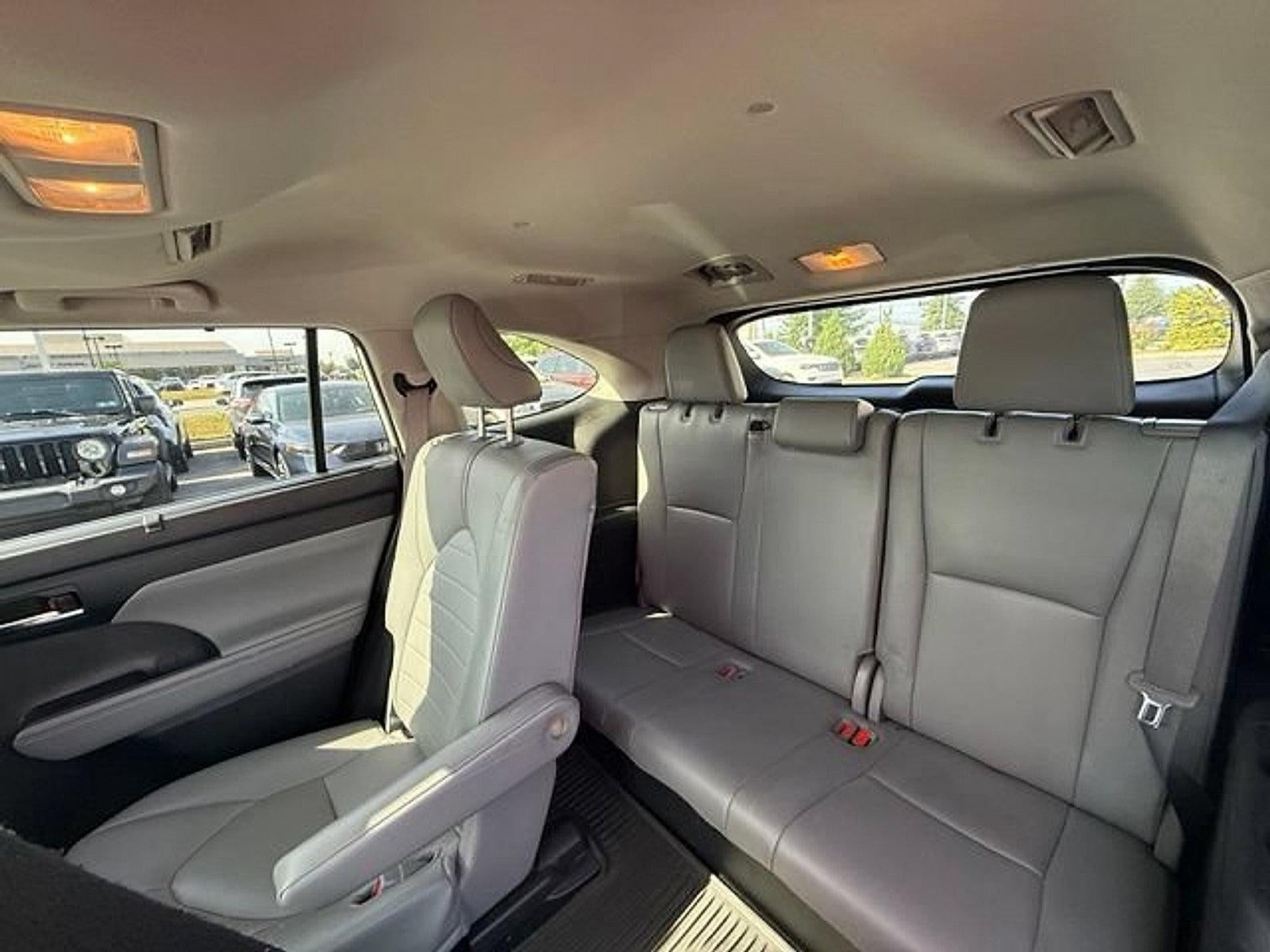 2021 Toyota Highlander XLE AWD (Natl)