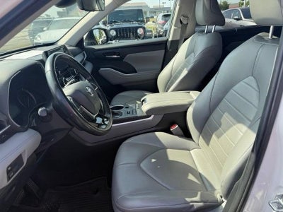 2021 Toyota Highlander XLE AWD (Natl)