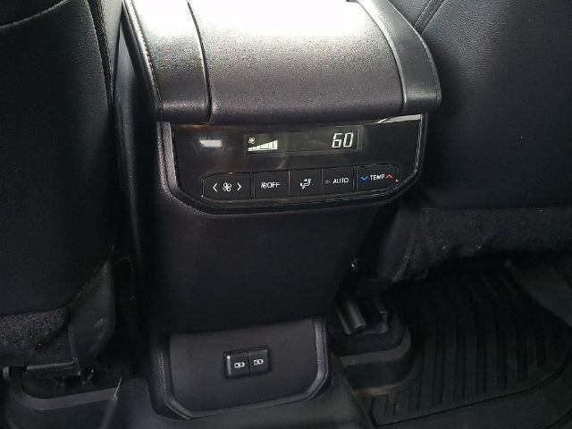 2025 Toyota Highlander XLE AWD (Natl)