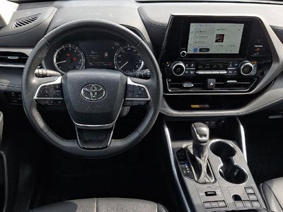 2025 Toyota Highlander XLE AWD (Natl)