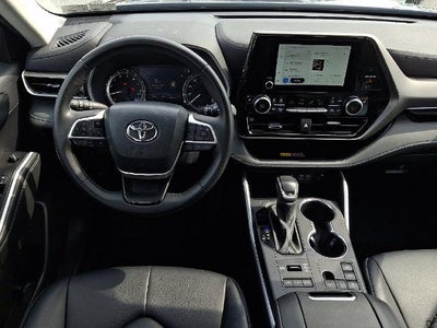 2025 Toyota Highlander XLE AWD (Natl)