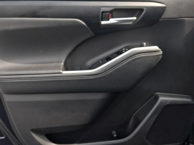 2025 Toyota Highlander XLE AWD (Natl)