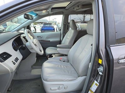 2011 Toyota Sienna 5dr 8-Pass Van V6 XLE FWD (Natl)