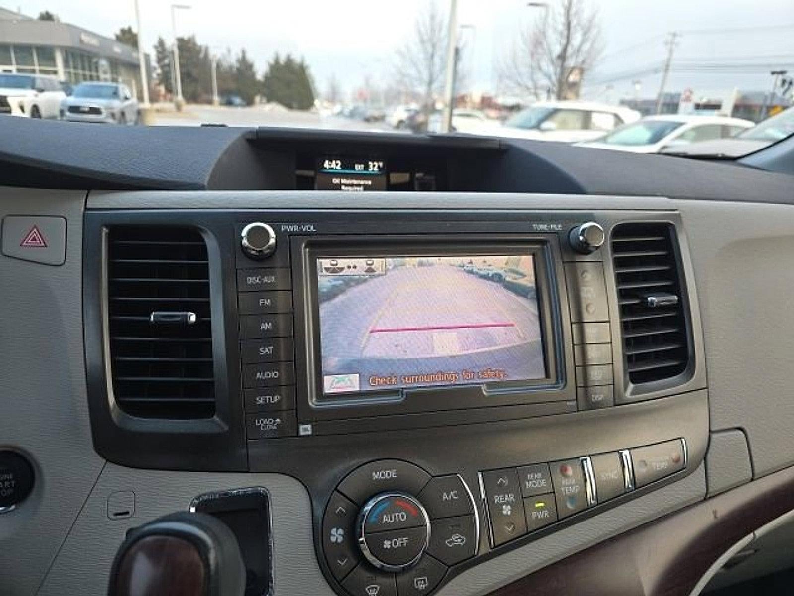 2011 Toyota Sienna 5dr 8-Pass Van V6 XLE FWD (Natl)