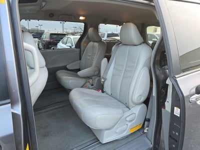 2011 Toyota Sienna 5dr 8-Pass Van V6 XLE FWD (Natl)