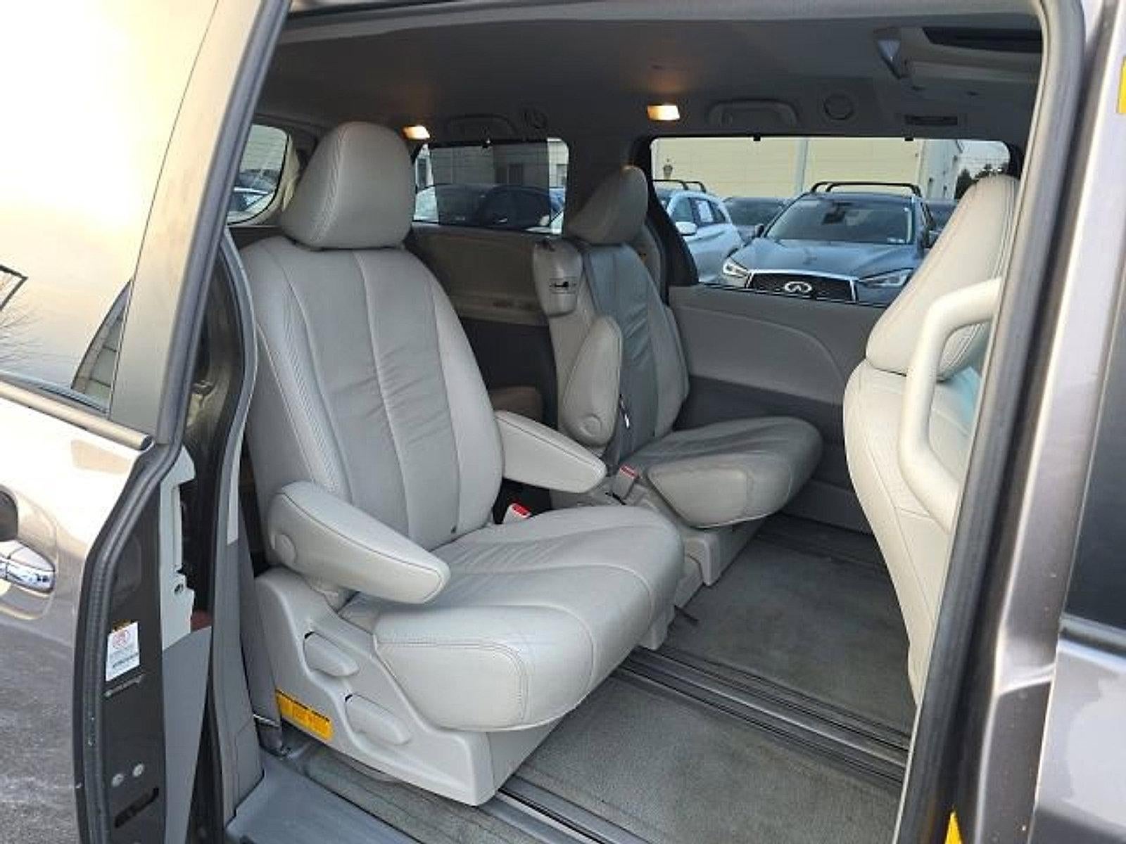 2011 Toyota Sienna 5dr 8-Pass Van V6 XLE FWD (Natl)