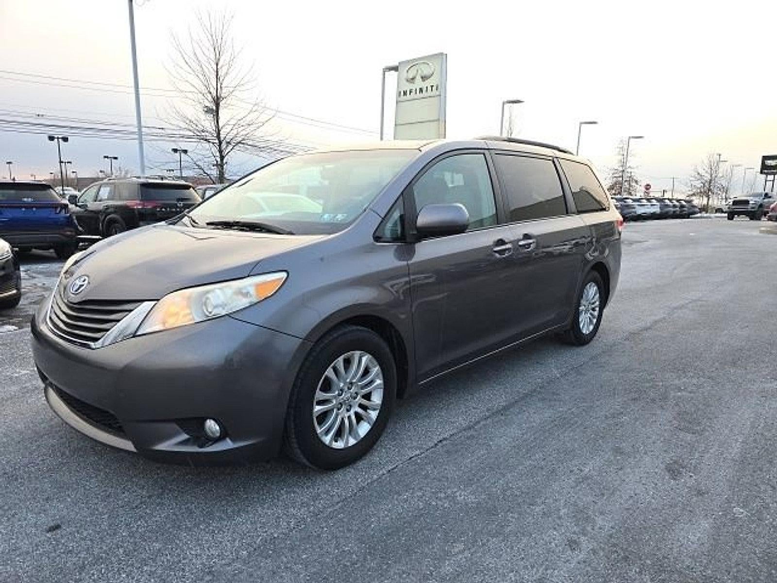 2011 Toyota Sienna 5dr 8-Pass Van V6 XLE FWD (Natl)