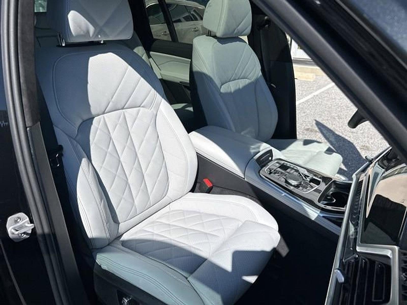 2026 BMW X7 xDrive40i Sports Activity Vehicle