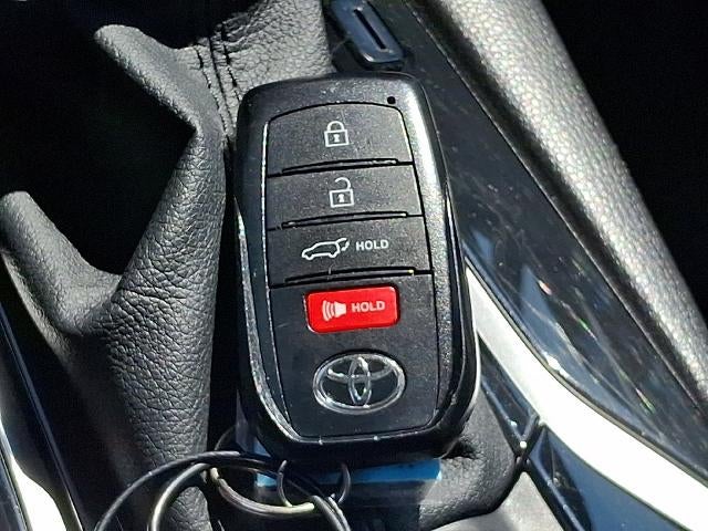 2025 Toyota Corolla Cross XLE 4WD (Natl)